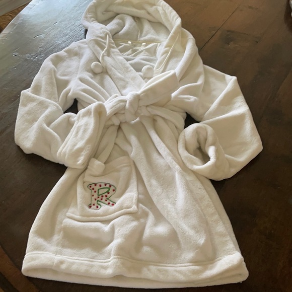 Xhilaration Intimates & Sleepwear Xhilaration Sm Robe With Letter R